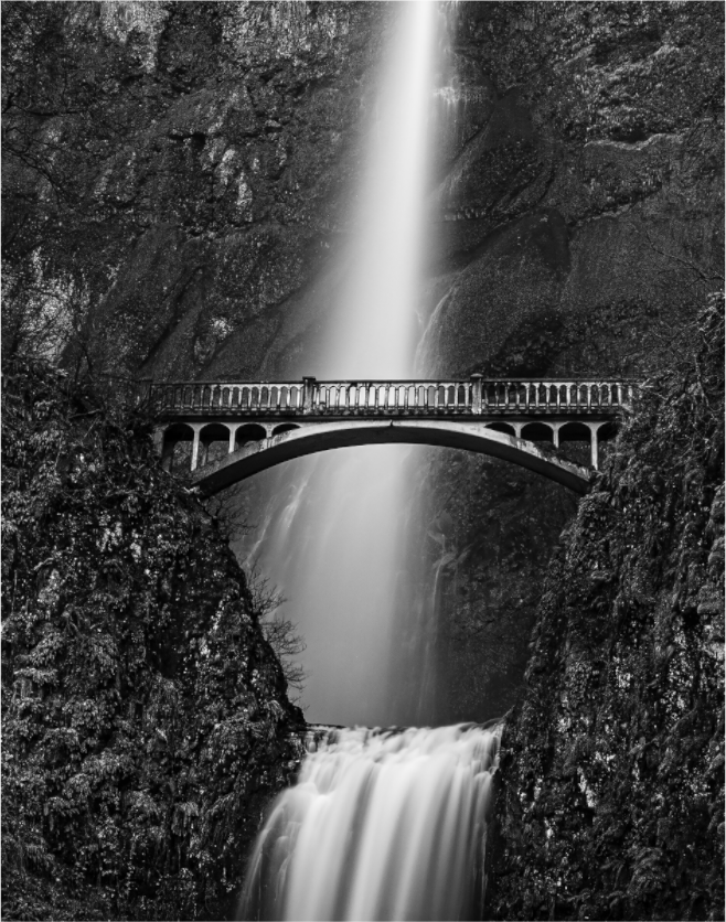 Main image Oregon's Multnomah Falls Black/White